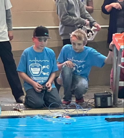 Underwater Robotics students competing